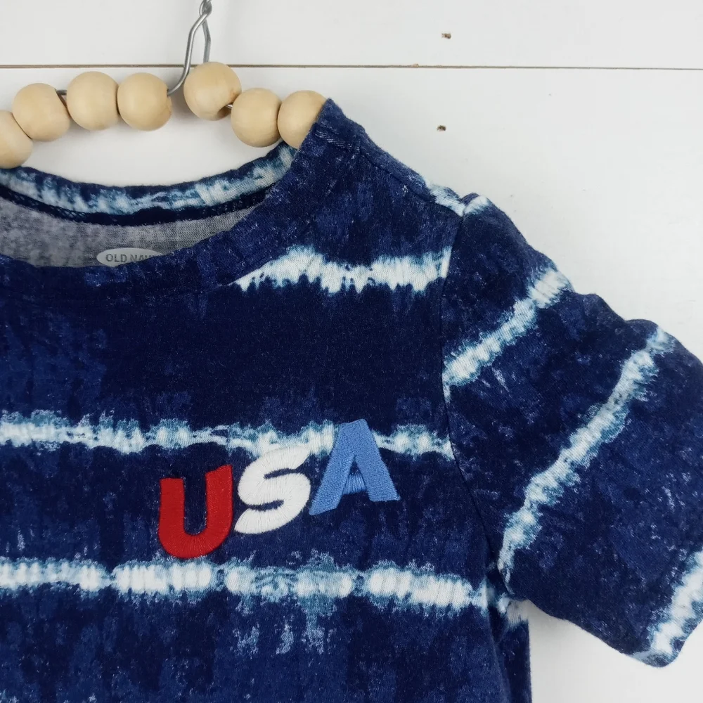 Old Navy boys size 3T blue with white tie dye stripe USA tshirt crewneck